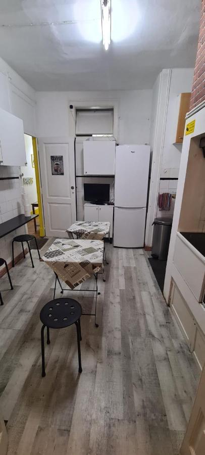 Bagetti Hostel Only For Girls Lisbon Exterior photo
