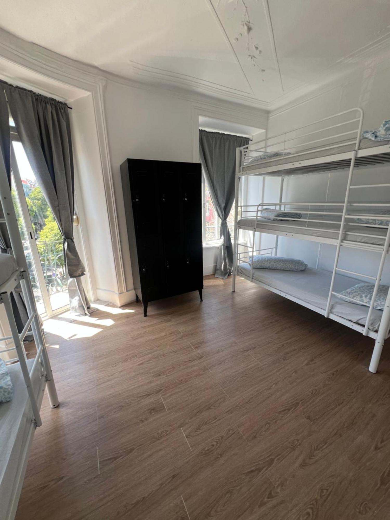 Bagetti Hostel Only For Girls Lisbon Exterior photo