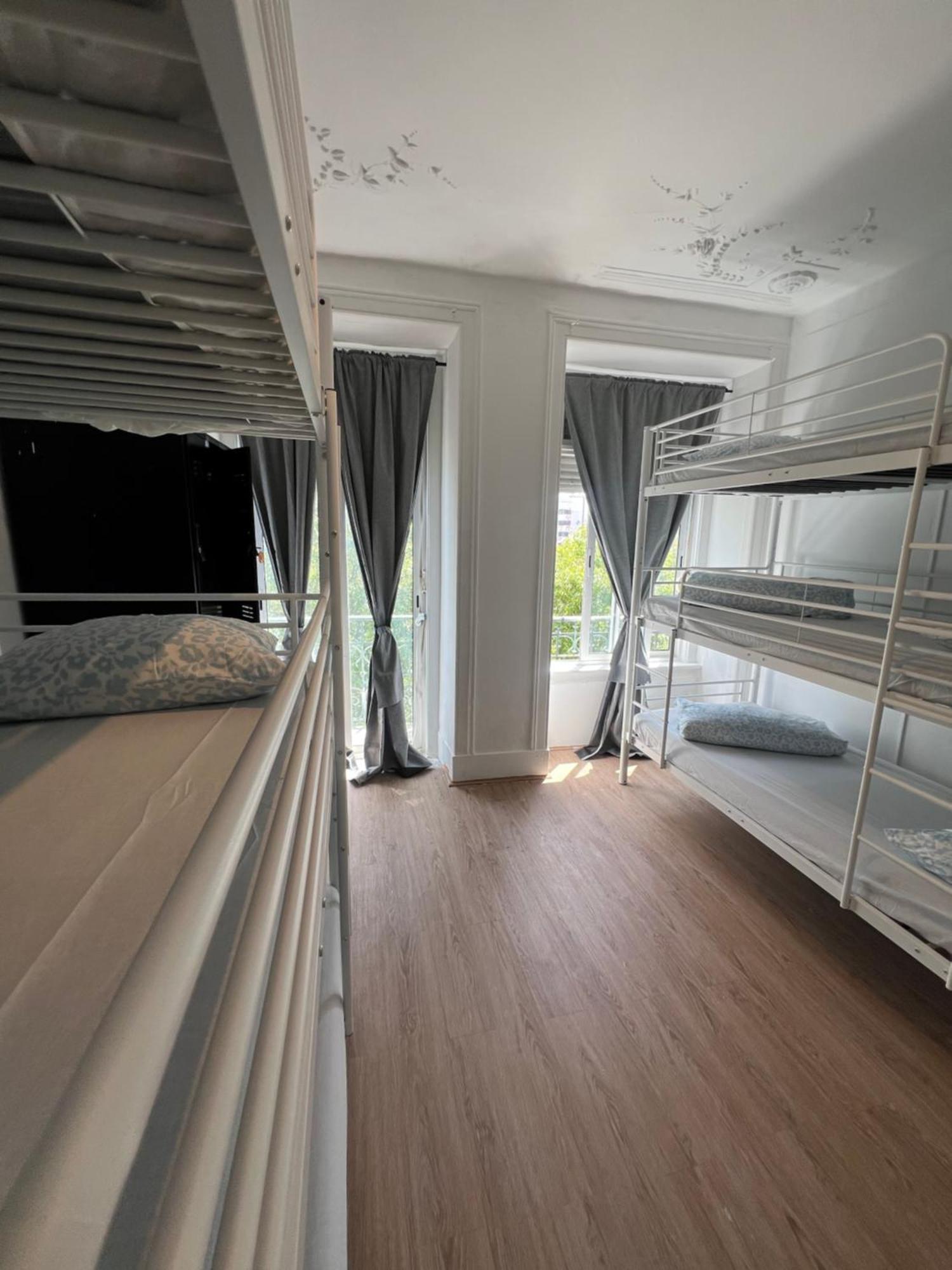 Bagetti Hostel Only For Girls Lisbon Exterior photo