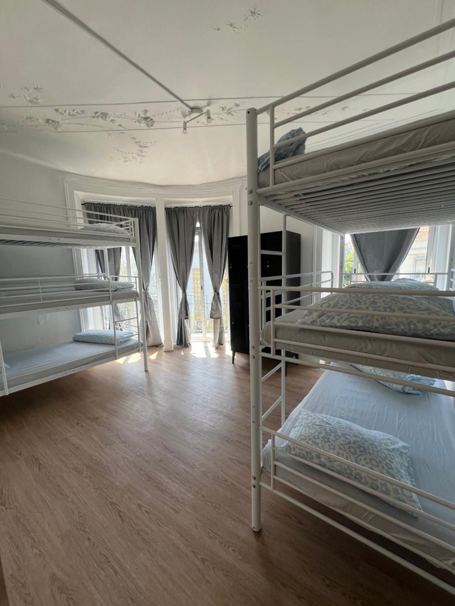 Bagetti Hostel Only For Girls Lisbon Exterior photo
