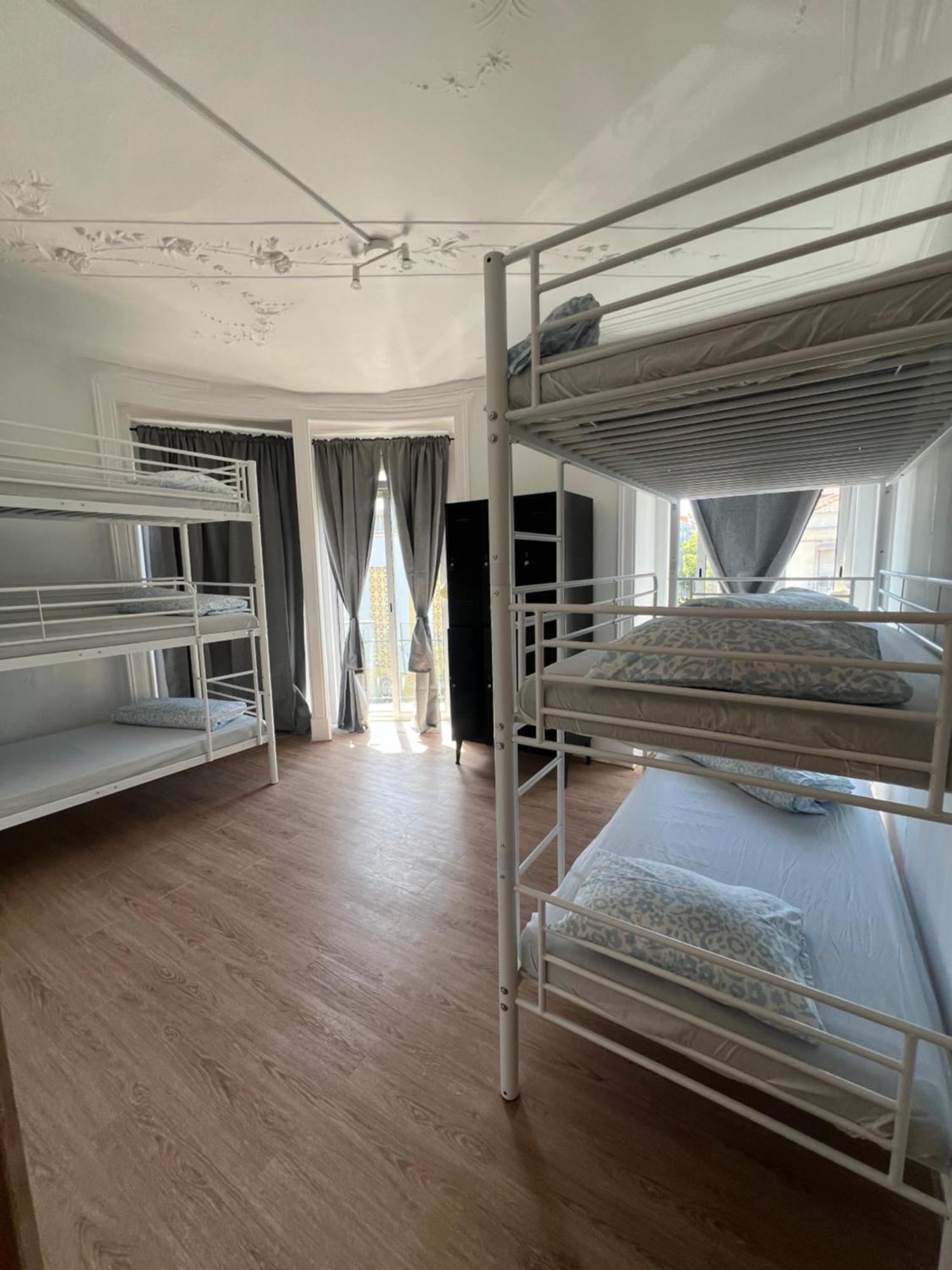 Bagetti Hostel Only For Girls Lisbon Exterior photo